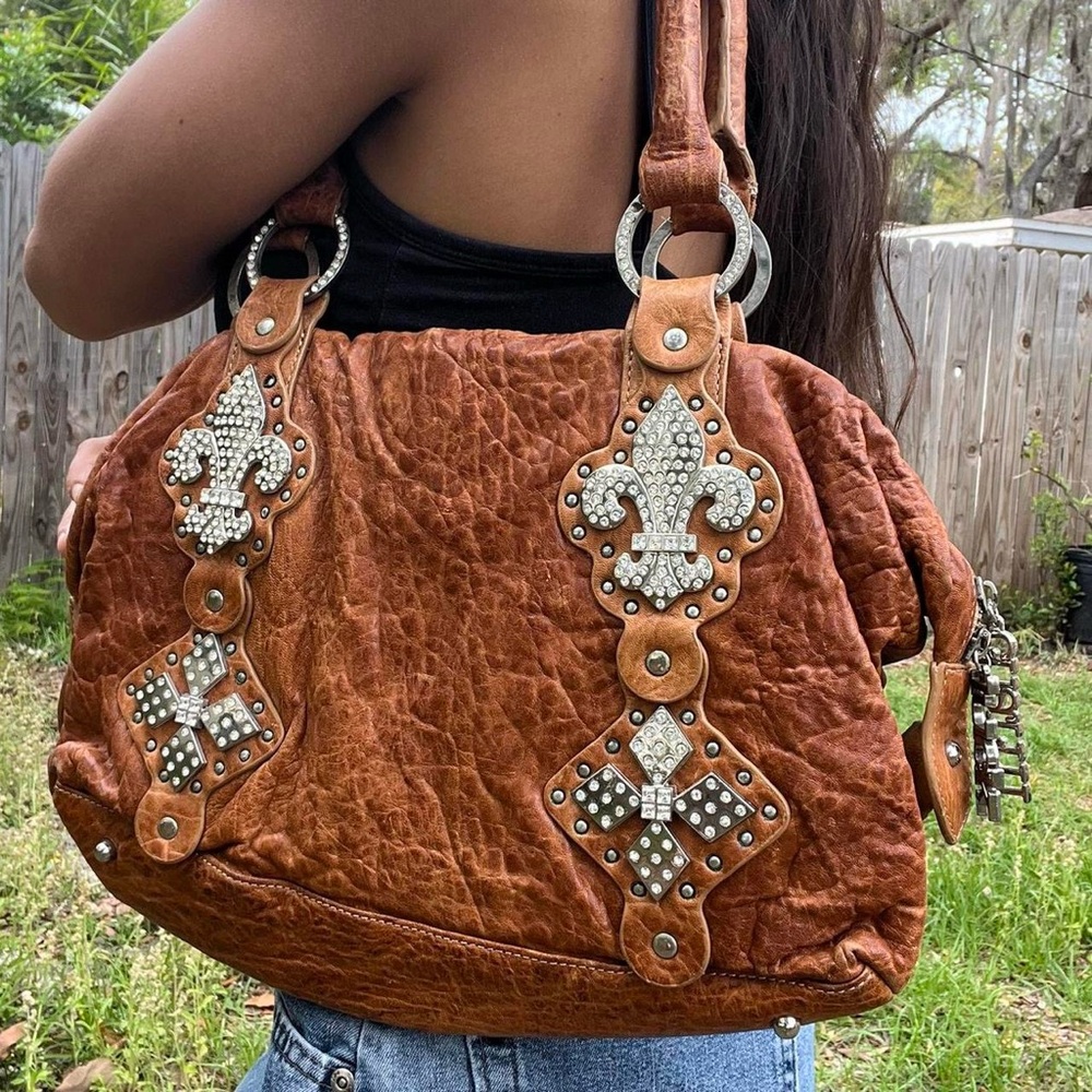 Charm and Luck brown leather shoulder bag